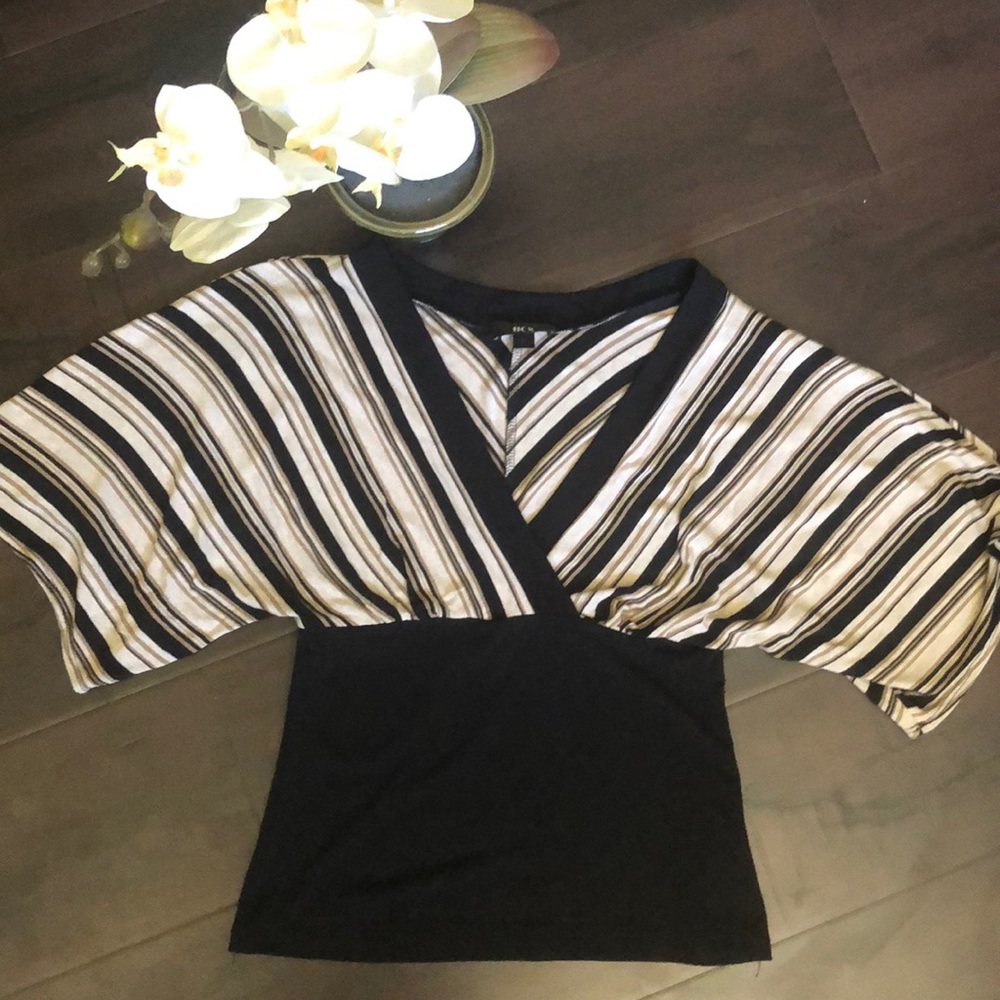 BCX V neck shirt M